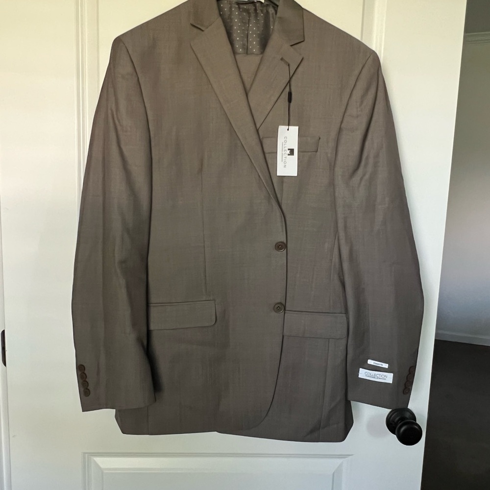 Elegant Men's Tan Blazer